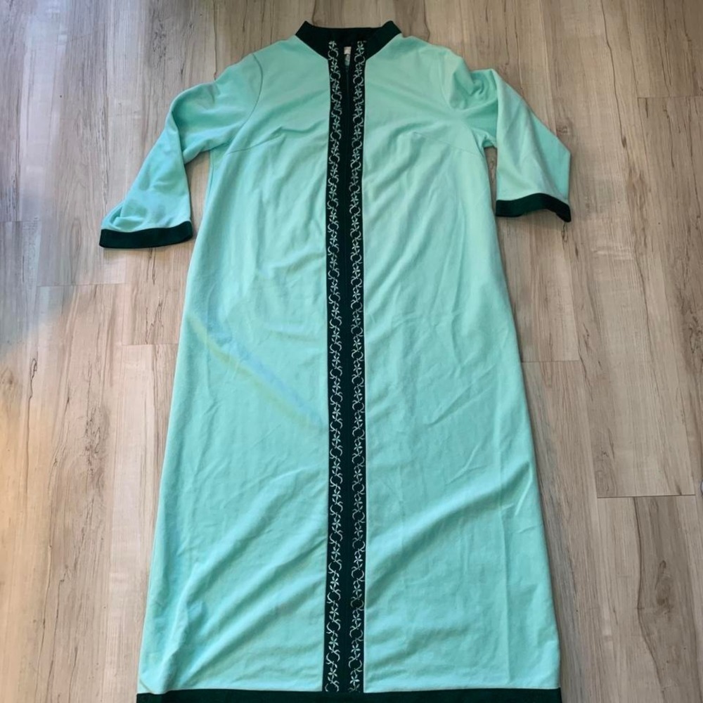 Vintage 1960s Sears mint green nightgown with embroidered trim sz 40